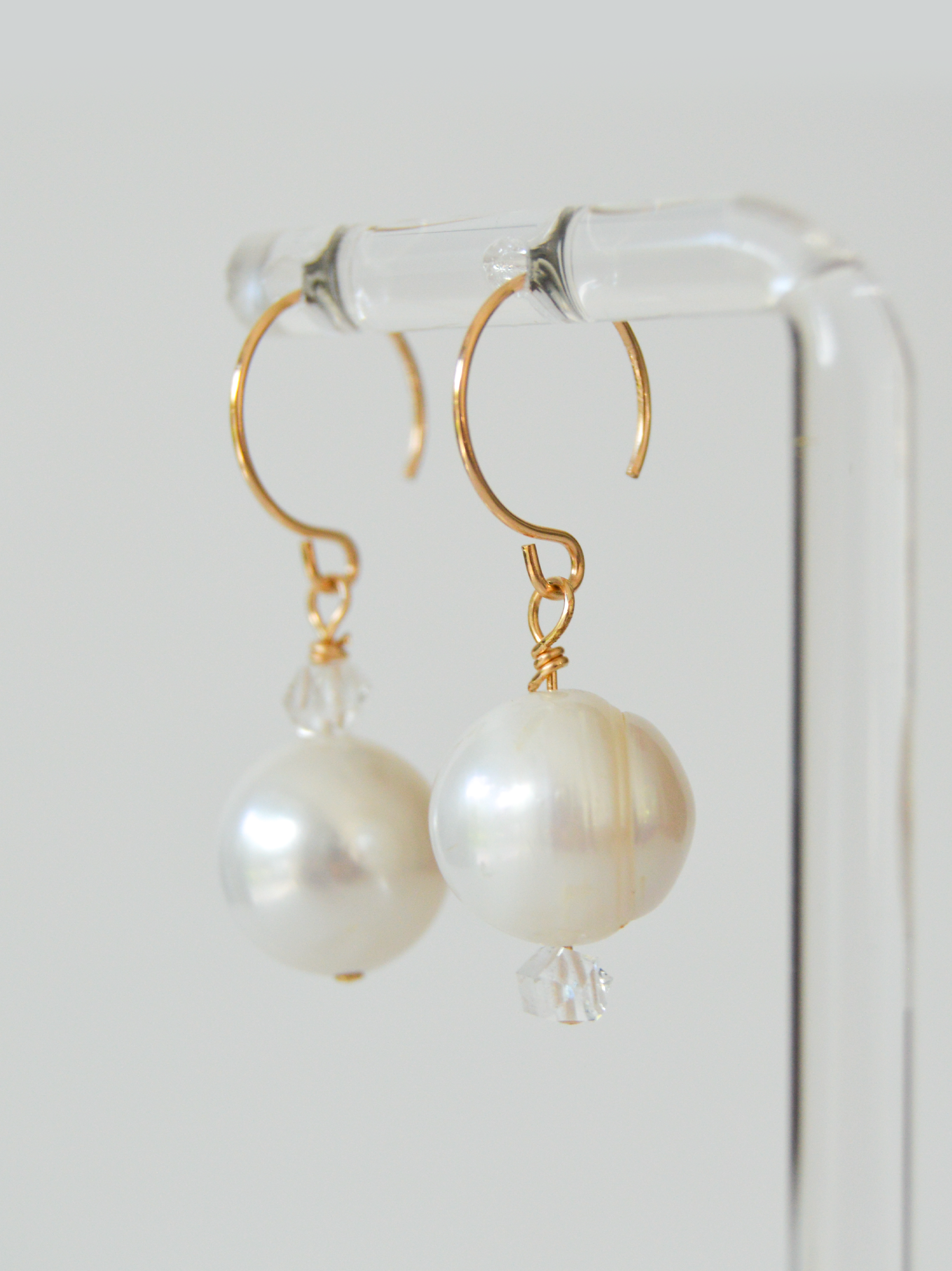 Pearl Earrings-V Wire Large | White