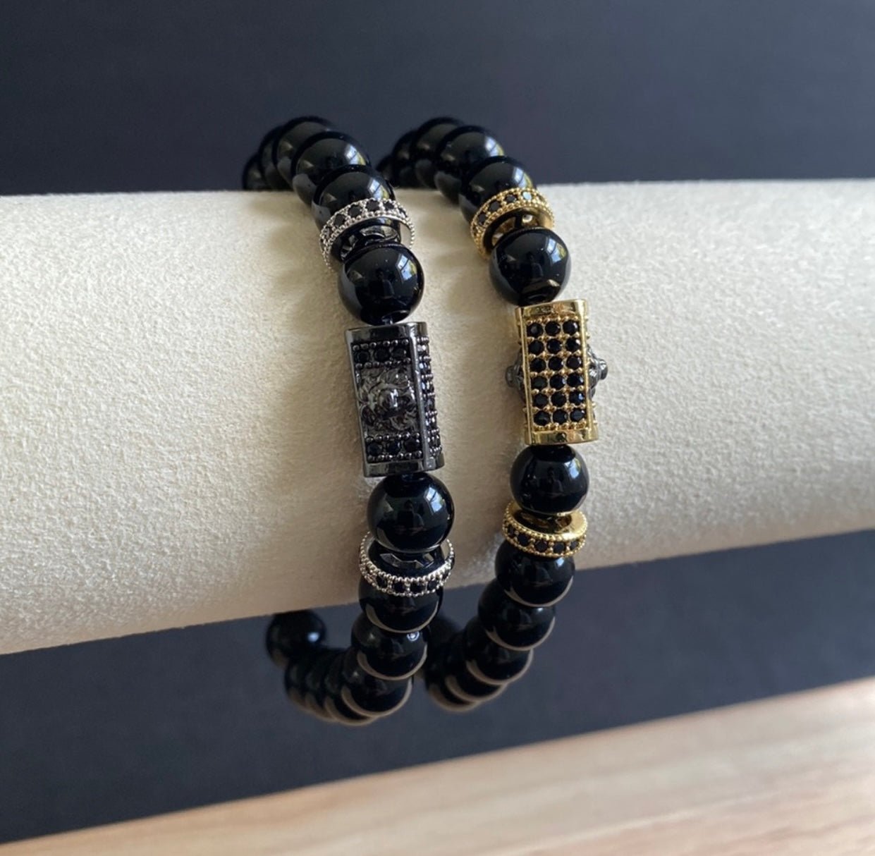 Onyx with Lion Motif Bracelet