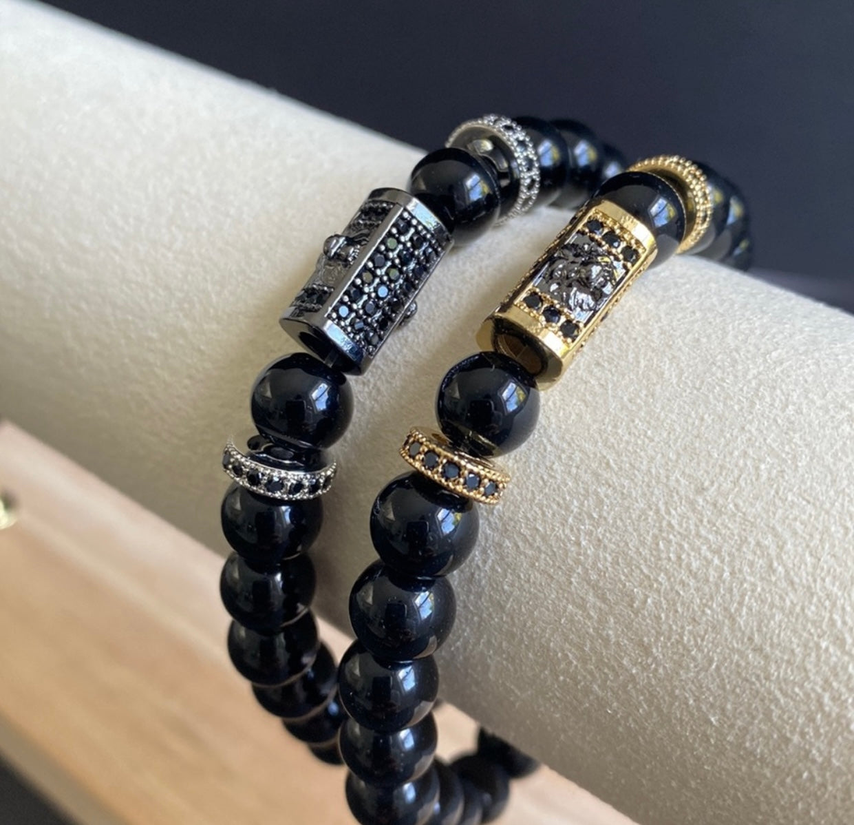 Onyx with Lion Motif Bracelet