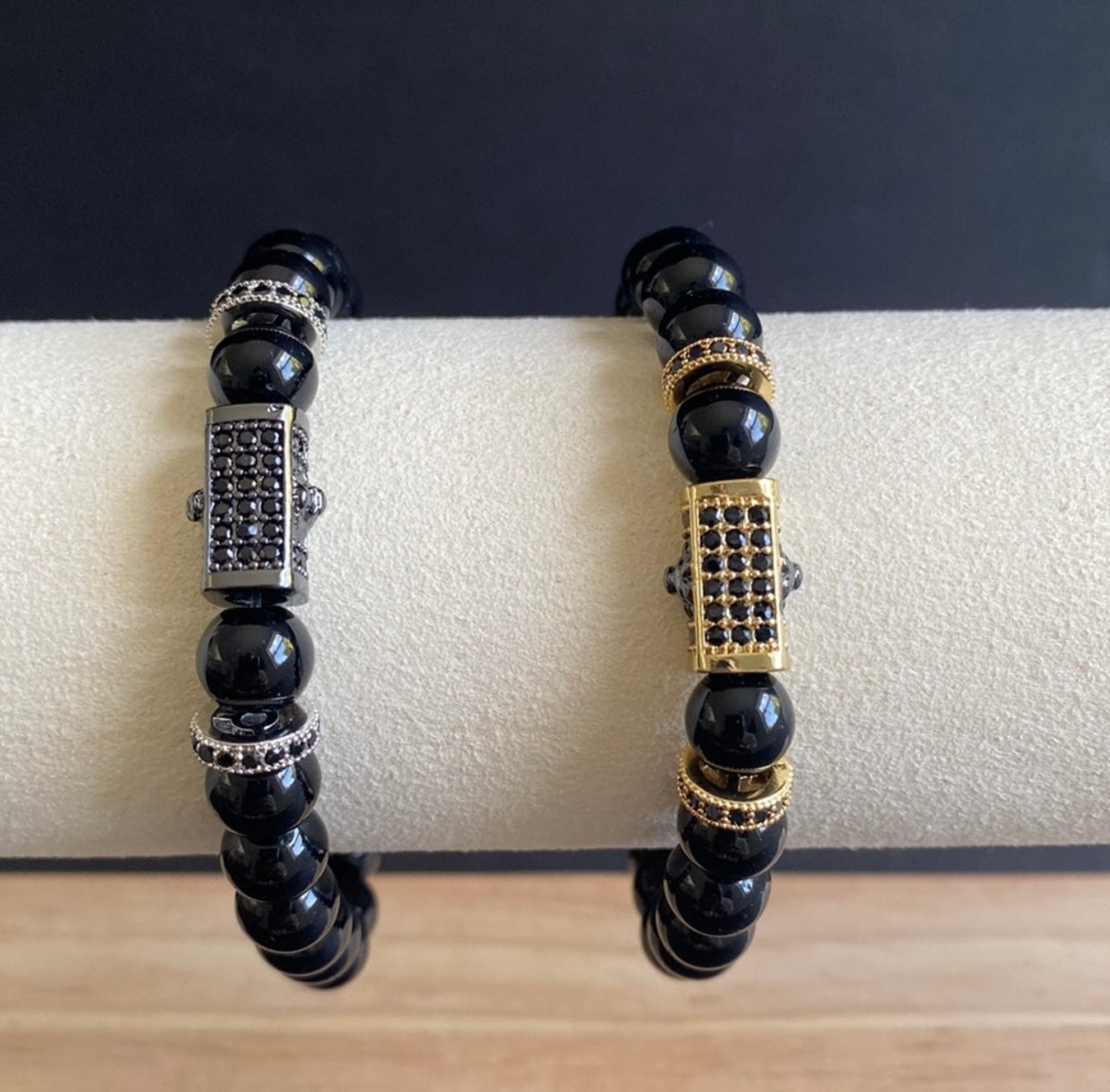 Onyx with Lion Motif Bracelet