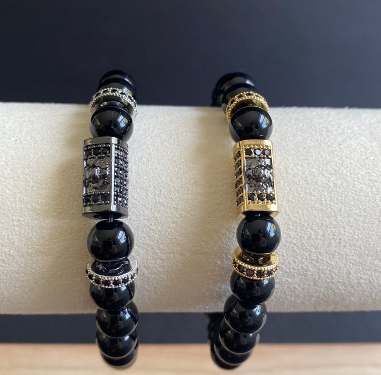 Onyx with Lion Motif Bracelet