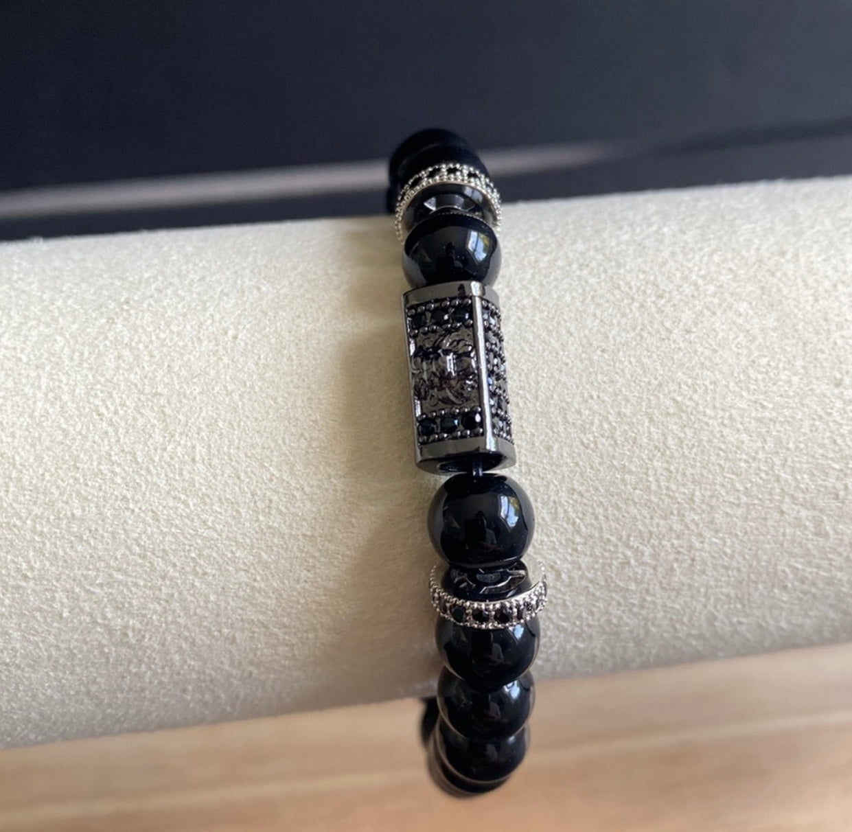 Onyx with Lion Motif Bracelet